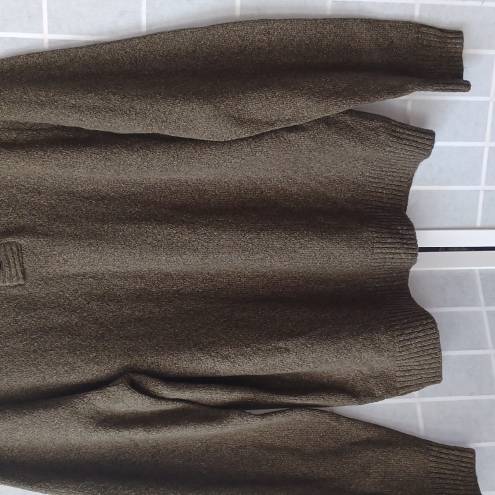 Old Navy sweater - Picture 3 of 14